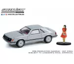 Greenlight 97120-B - 1979 Ford Mustang Coupe Ghiawith Woman in a Dress Solid Pack
