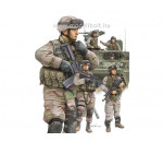 Trumpeter 00424 - Modern U.S. Army Armor Crewman & Infantr