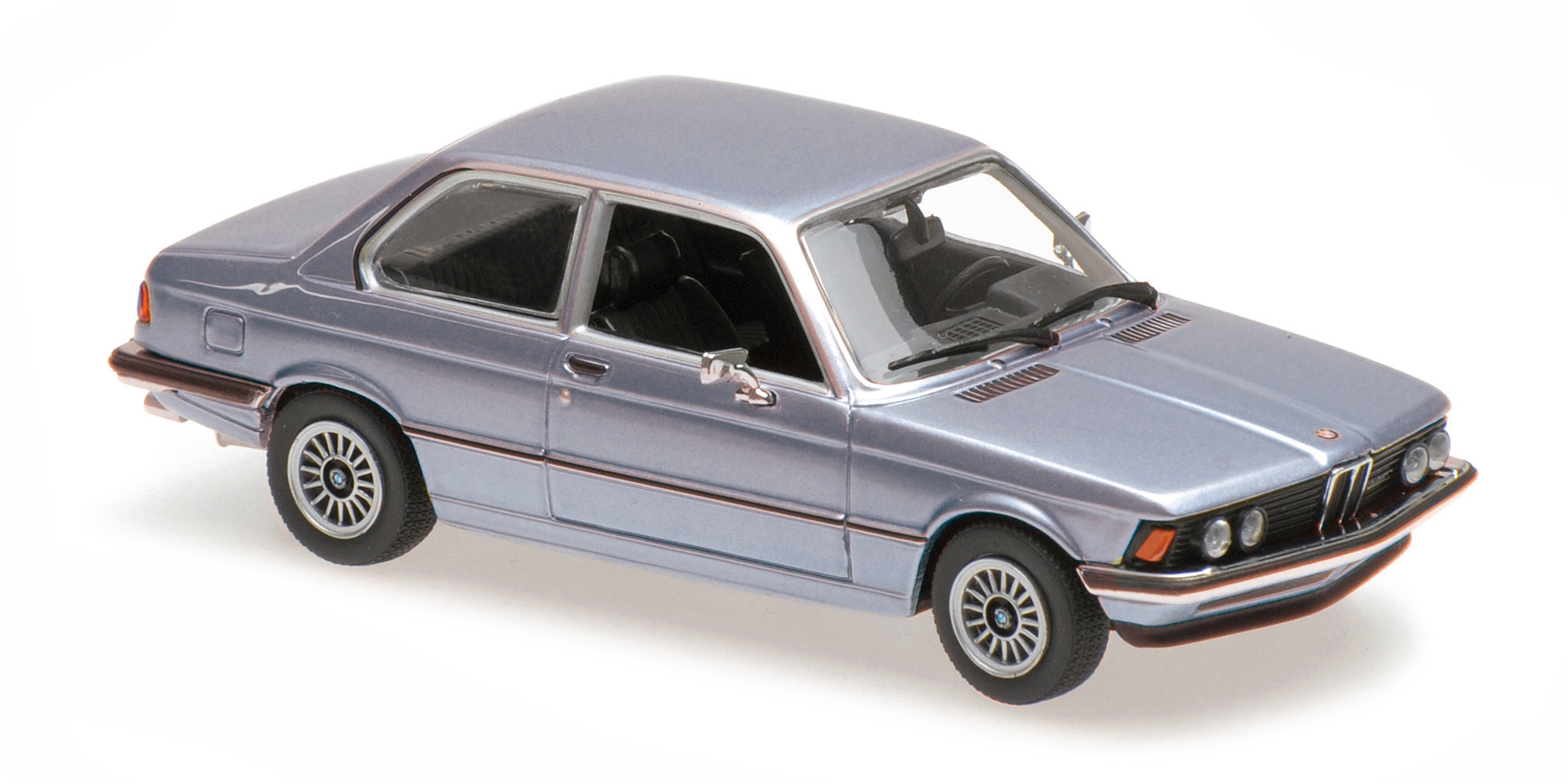 Maxichamps - BMW 323I - 1975 - LIGHT BLUE METALLIC Maxichamps - BMW 323I - 1975 - LIGHT BLUE METALLIC