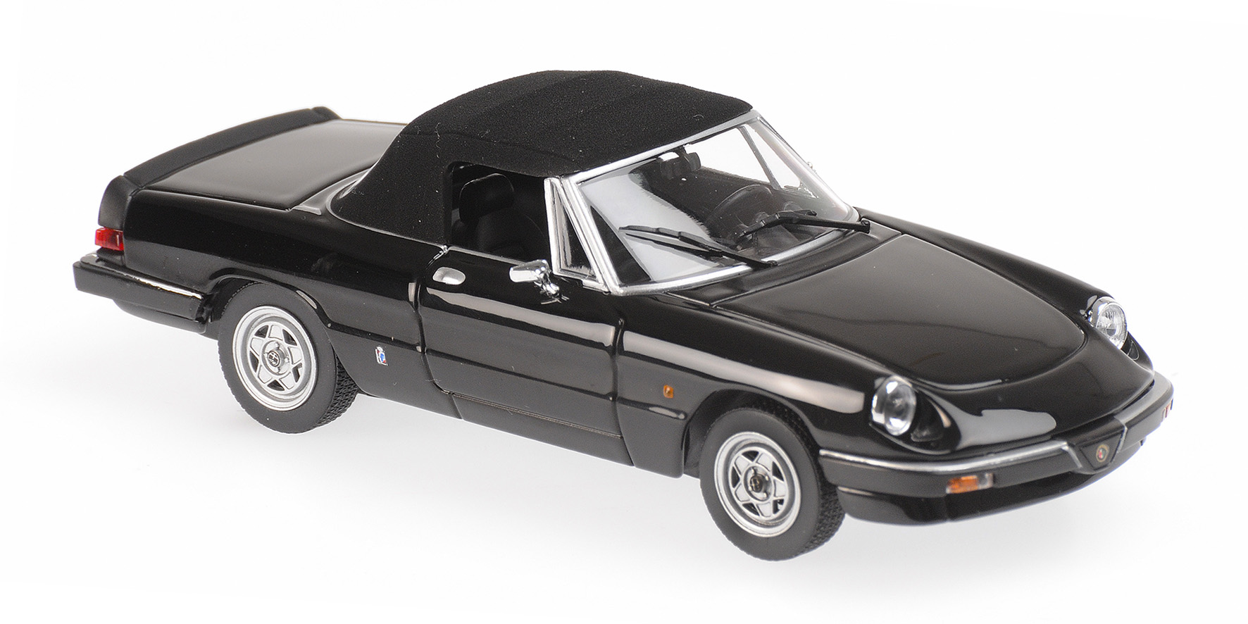 Maxichamps - ALFA ROMEO SPIDER - 1983 - BLACK Maxichamps - ALFA ROMEO SPIDER - 1983 - BLACK